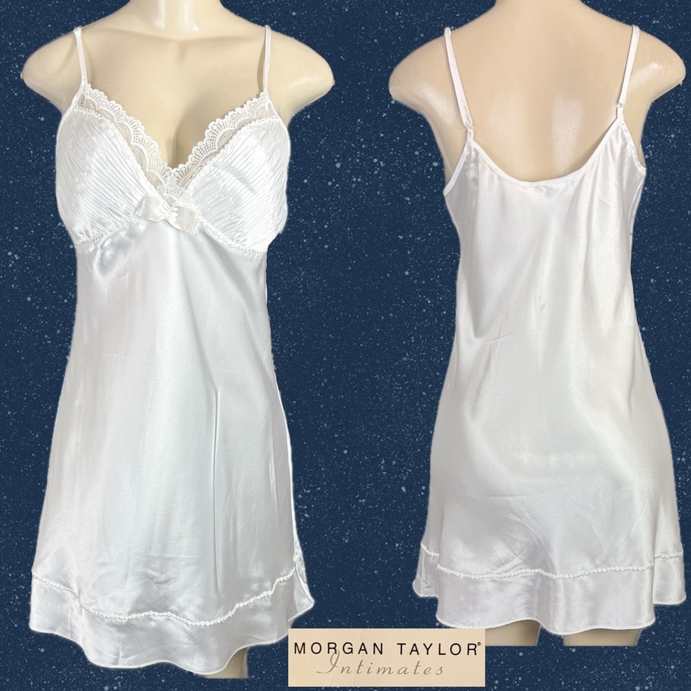 Morgan Taylor Intimates White Satin Lace Trim Pleated Bust Nightgown Chemise M
